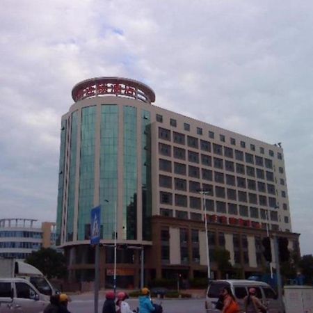 7 Days Inn Yangjiang Xinyue International Studio Екстер'єр фото