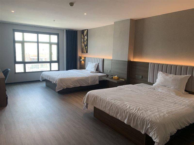 7 Days Inn Yangjiang Xinyue International Studio Екстер'єр фото