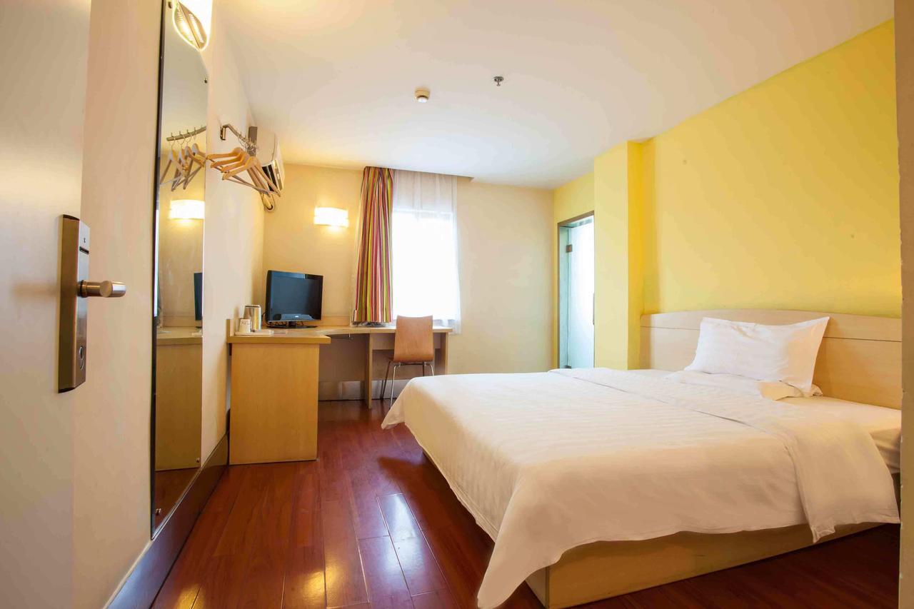 7 Days Inn Yangjiang Xinyue International Studio Номер фото