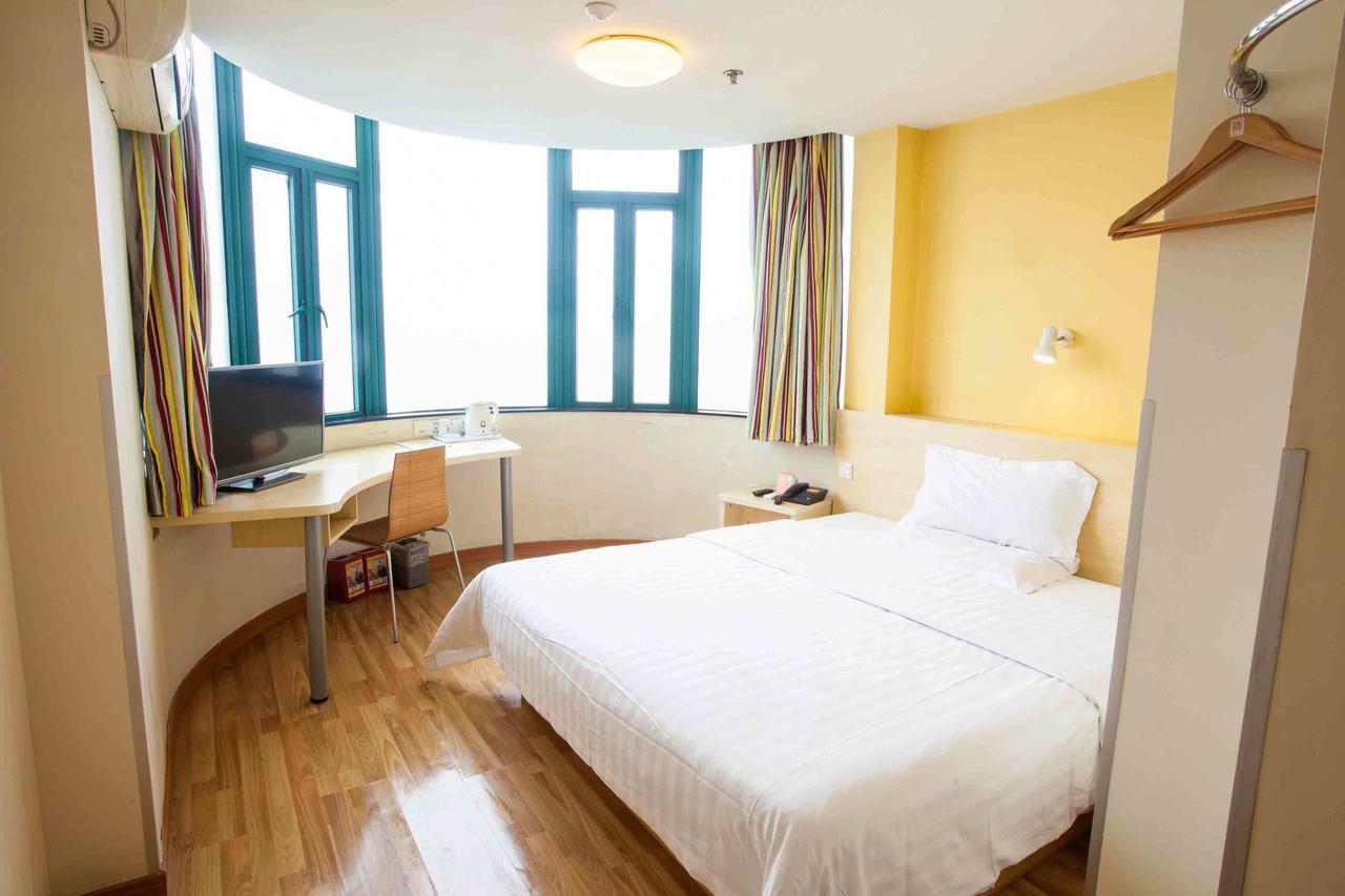 7 Days Inn Yangjiang Xinyue International Studio Номер фото