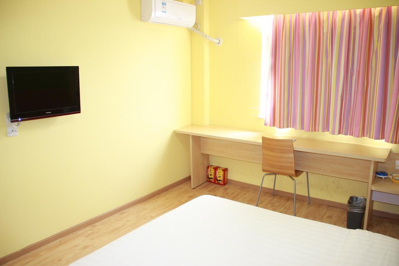 7 Days Inn Yangjiang Xinyue International Studio Екстер'єр фото