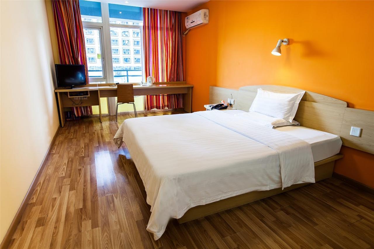 7 Days Inn Yangjiang Xinyue International Studio Екстер'єр фото