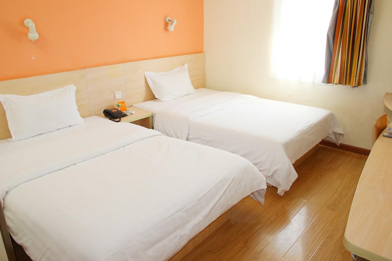 7 Days Inn Yangjiang Xinyue International Studio Екстер'єр фото